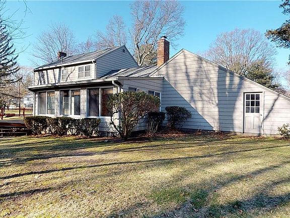 2nd image of 8 Barrows Dr