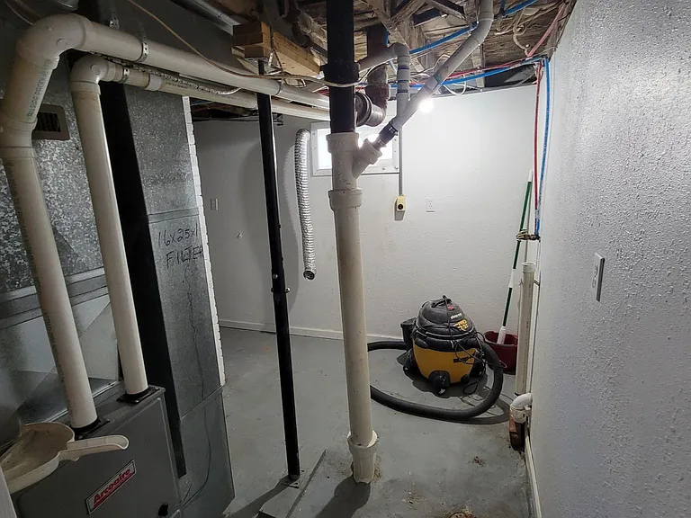 Utility and laundry room