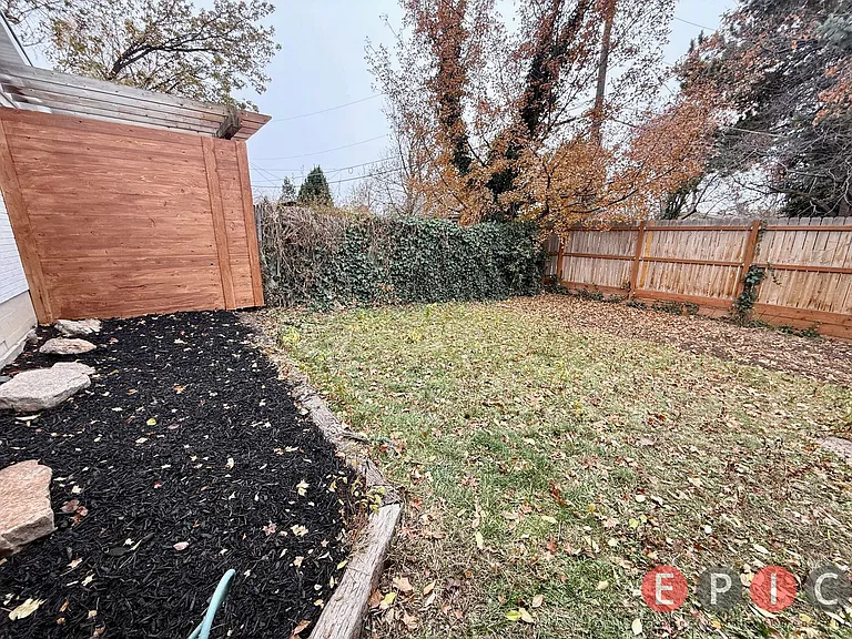 4608 S Russell St — Photo 10