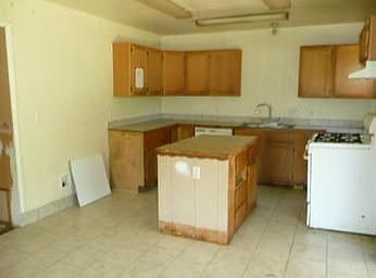 3rd image of 1904 Hampton Dr