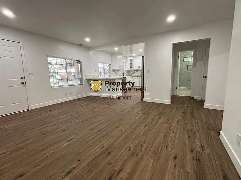 1405 Del Vale Ave — Photo 1