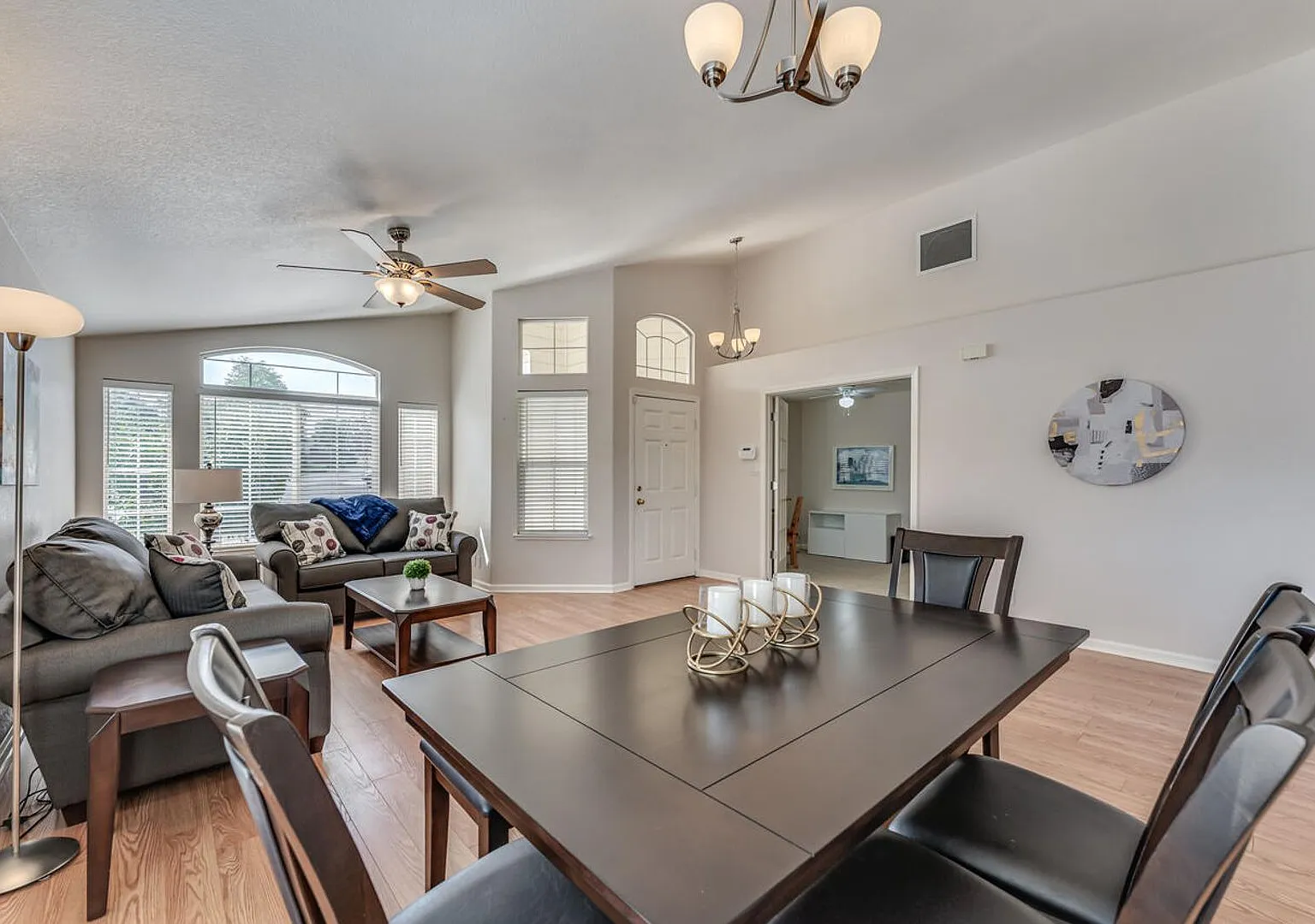 Fully Furnished Sparks Home With All Utilities Included And Flexible Lease Options — Photo 2