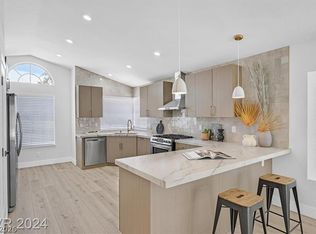 8 Barton Spring Cir, Henderson, NV 89074