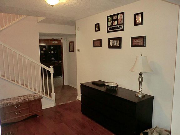 3rd image of 109 Banyan Dr