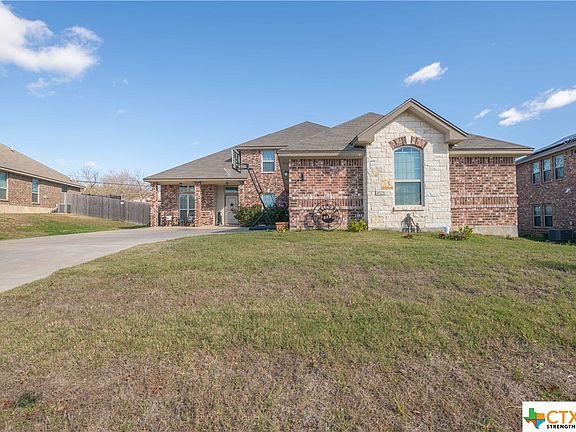 2nd image of 1029 Republic Cir