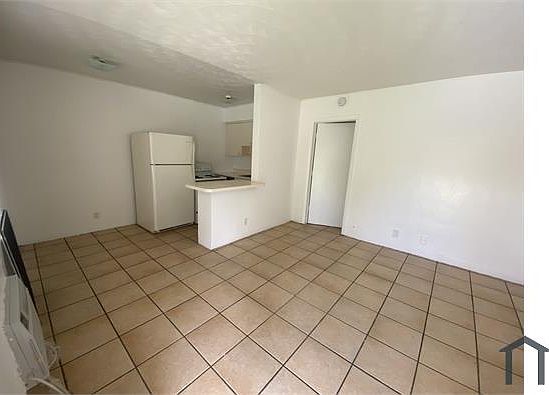 5th image of 1019 NW 5th Ave APT 5
