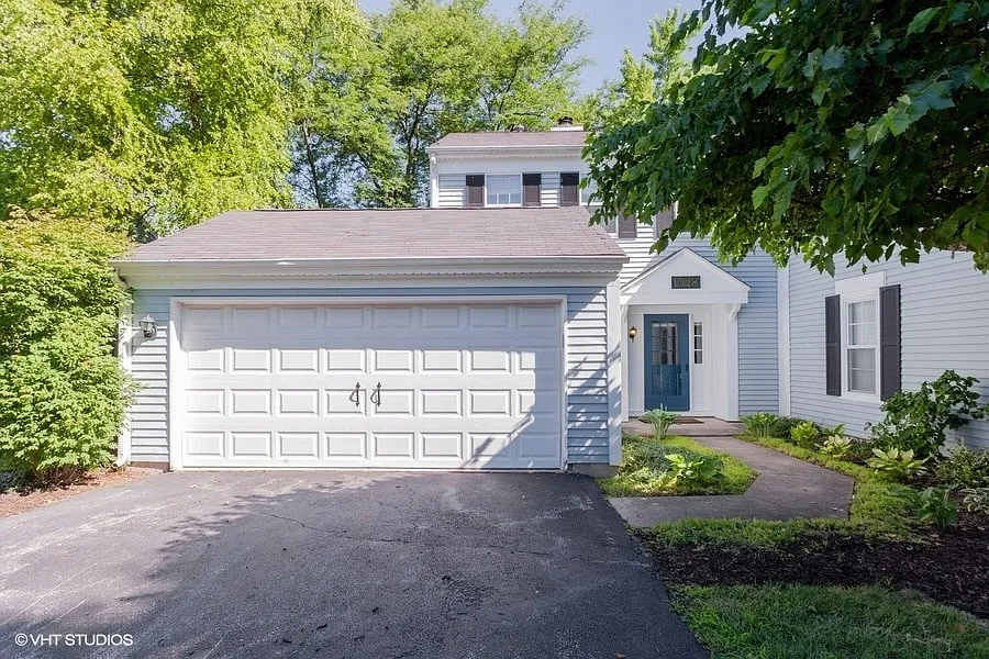 1049 Devonshire Ave photo 1