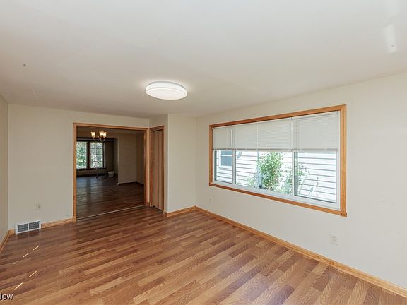 5th image of 2207 Campus Rd