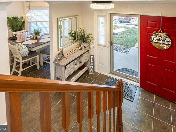 4th image of 82 Beacon Pl