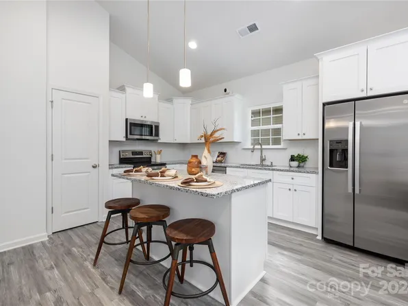 204 Franklin Ave NW, Concord, NC 28025