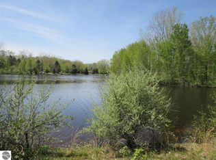 11810 N Lakeside Trl, Shepherd, MI 48883