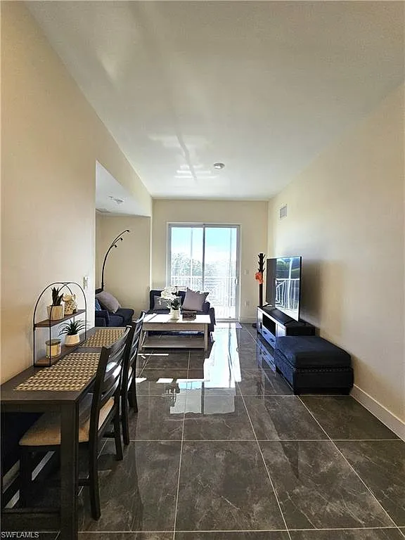 2 bed, 2.0 bath, 986 sqft, $3,500 — Photo 3