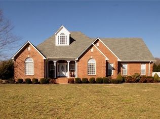 600 Hunters Landing Dr, Manchester, TN 37355