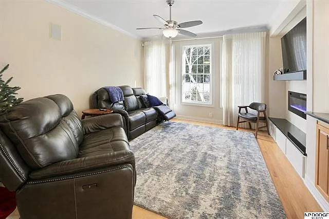 1823 S 172nd Plz — Photo 6