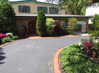 29 Hampton St, Metuchen, NJ 08840