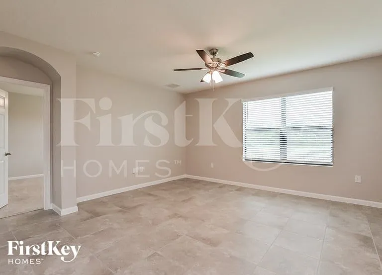 3747 Loggerhead Ln — Photo 2