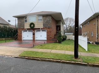 73 Highland Ter, Manhasset, NY 11030