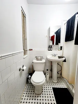 Rented by Oxford Property Group | media 7