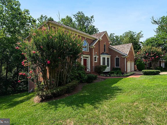 3rd image of 1814 Solitaire Ln