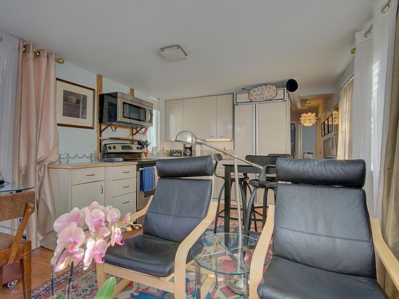 3rd image of 86 N Lincoln St #4