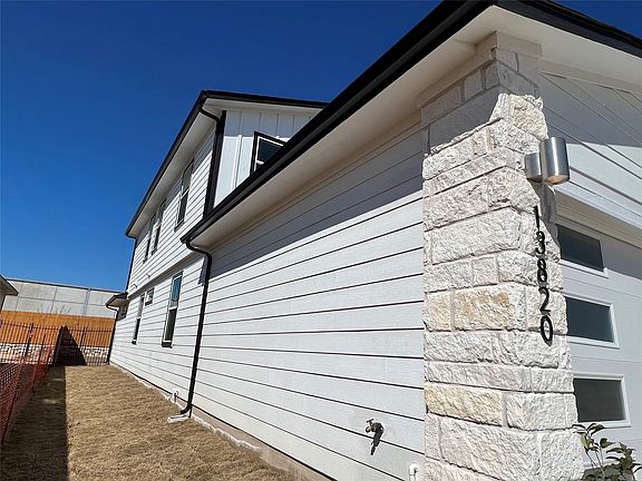 3rd image of 13820 Lubeck Dr