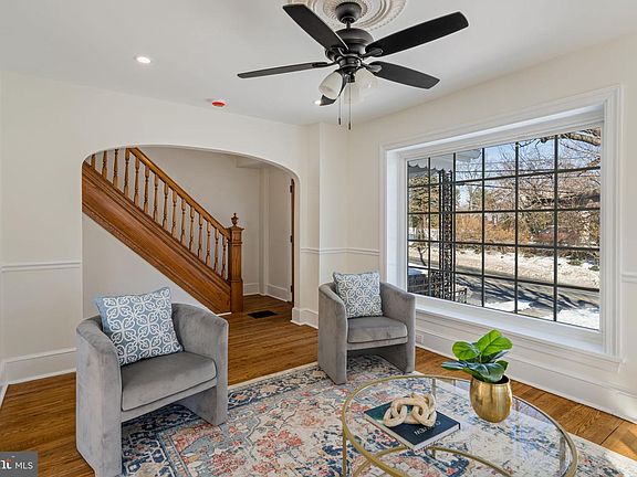 5th image of 208 S Pennell Rd