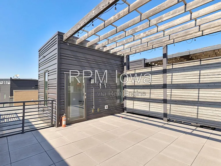 244 E Center St — Photo 31