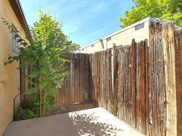 208 General Marshall St NE — Photo 8