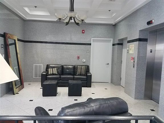 2nd image of 769 Montgomery St #219