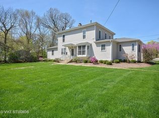 305 S Water St, Batavia, IL 60510