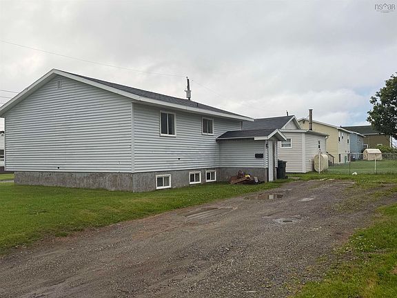 3rd image of 384 14th St