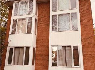 15702 Station Rd, Flushing, NY 11355