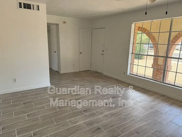 20826 N 16th Dr — Photo 5