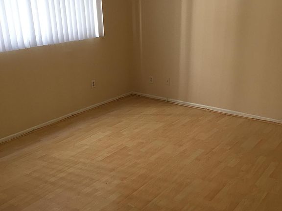 5th image of 11698 Montana Ave APT 002