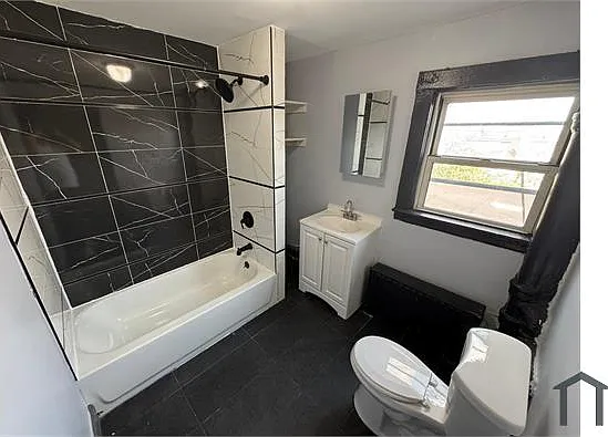 153 Garside St #3 — Photo 2