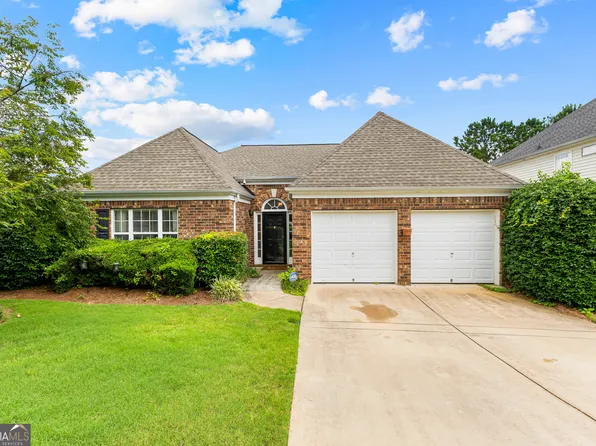 10 Links Ct, Newnan, GA 30265
