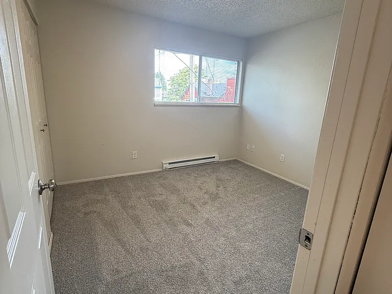 4624 SE 64th Ave #1 — Photo 6