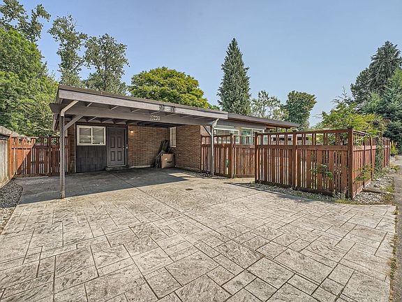 2nd image of 17230 Beach Dr NE