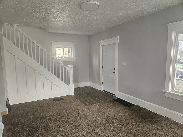 2911 Vera Pl NW — Photo 4