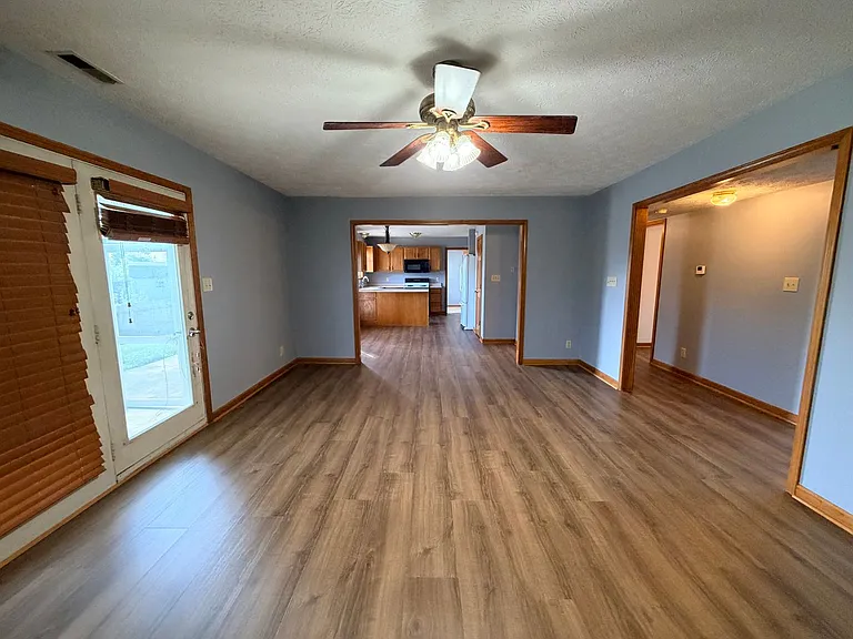 705 Hummingbird Ln — Photo 5