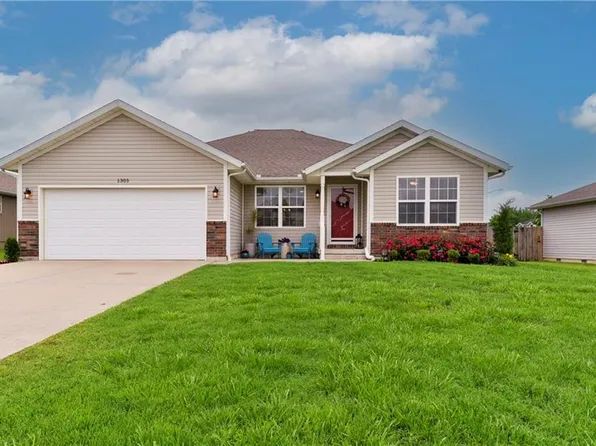 1305 Mill Rd, Pittsburg, KS 66762