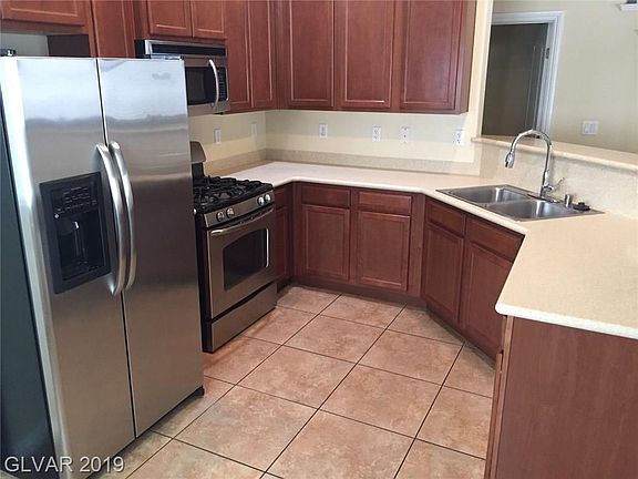 5th image of 10062 Aspen Rose St #102
