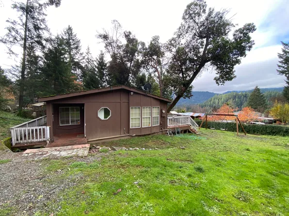 476 Sunset Ln, Willow Creek, CA 95573