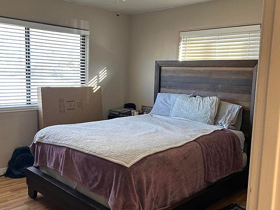 3rd image of 312 Estancia Dr NW