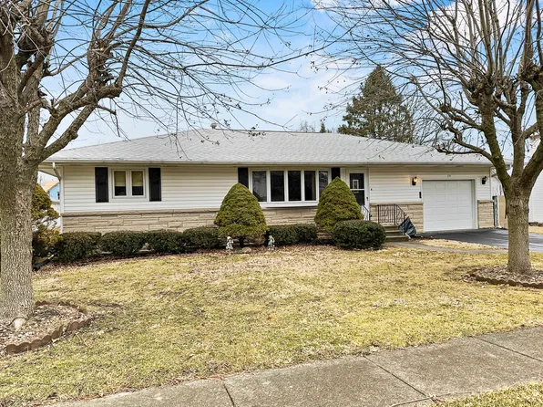 29 W Oak St, Piper City, IL 60959