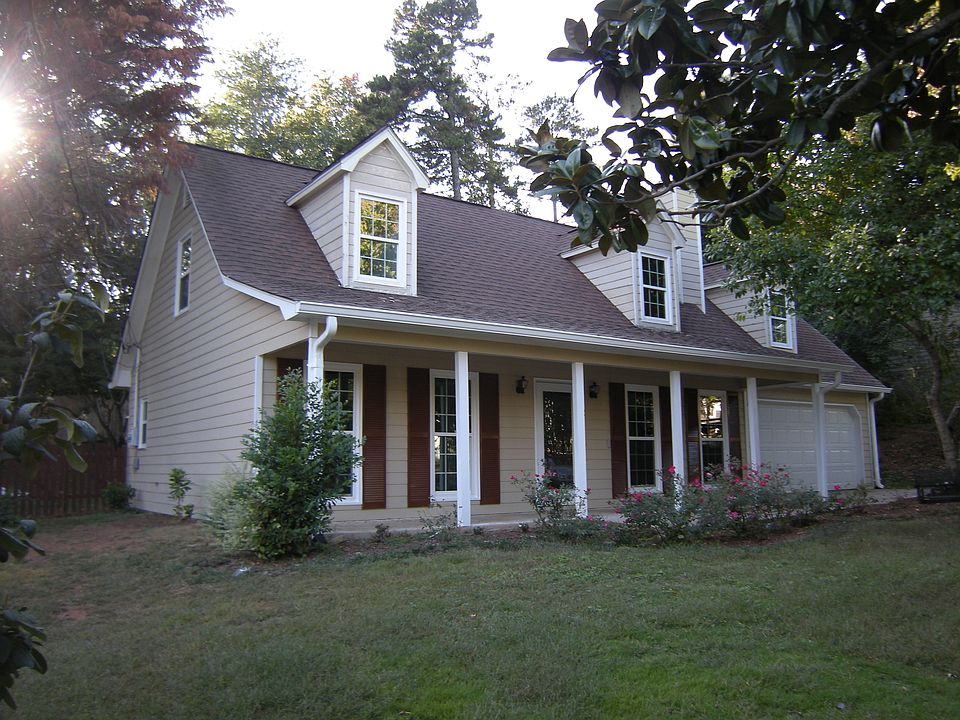 2nd image of 2042 Hoolaulea St