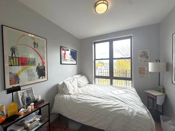 365 Tompkins Avenue image 4 of 14