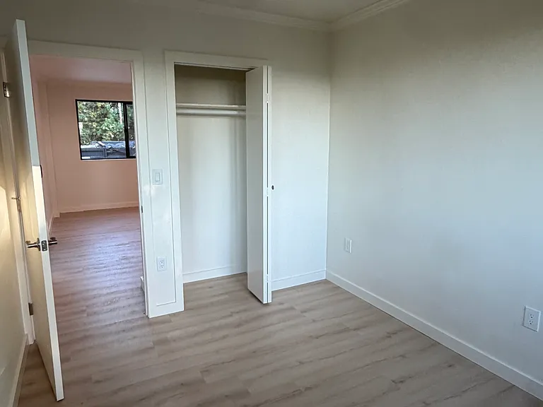 748 Gough Ave #748 — Photo 4