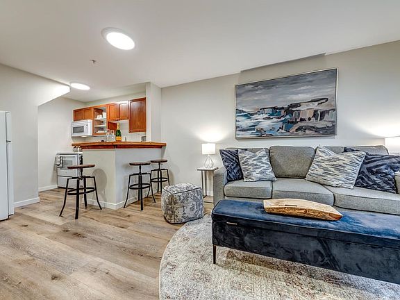 3rd image of 4388 Northlands Blvd #44