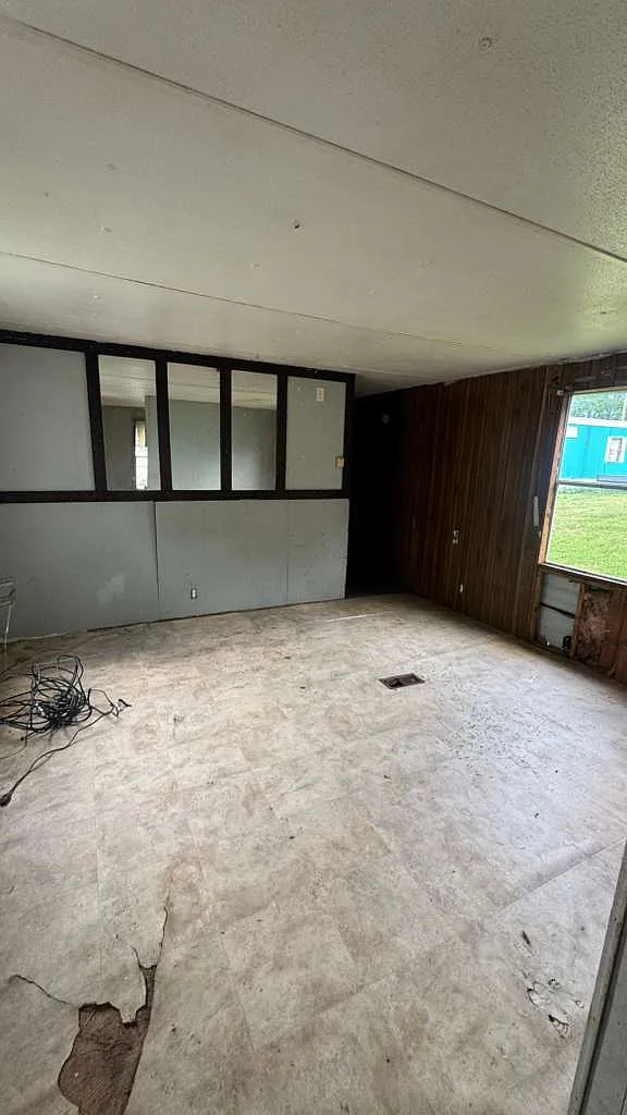Building Photo - 126 Spruce Ln #23